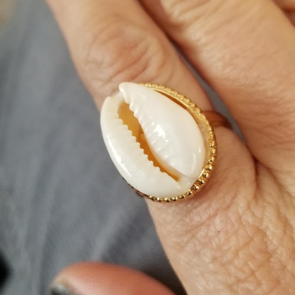 Seashell ring